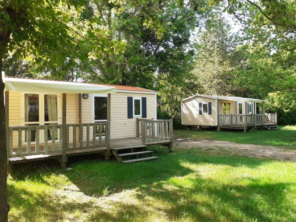 Camping Le Vallage Attigny Exterior foto